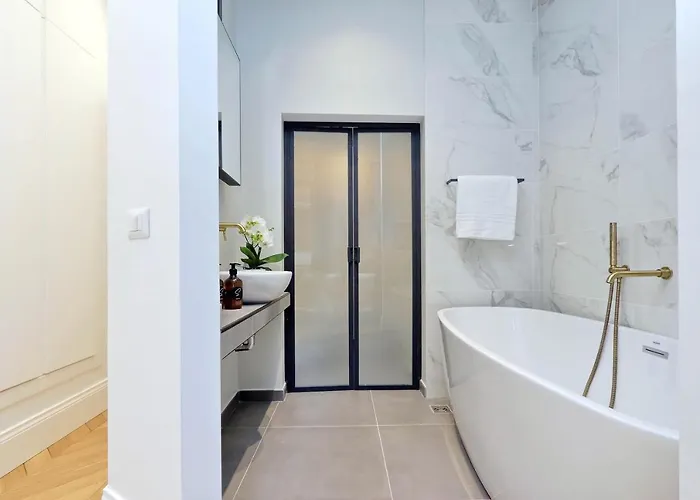Eve At Trevi Fountain Apartment